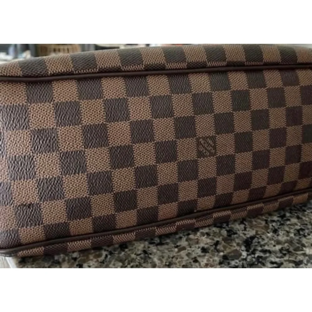 Louis Vuitton classic louis